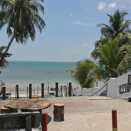 Newly Renovated Comfy Beachfront View At Seri Bulan Port Dickson Eksteriør bilde