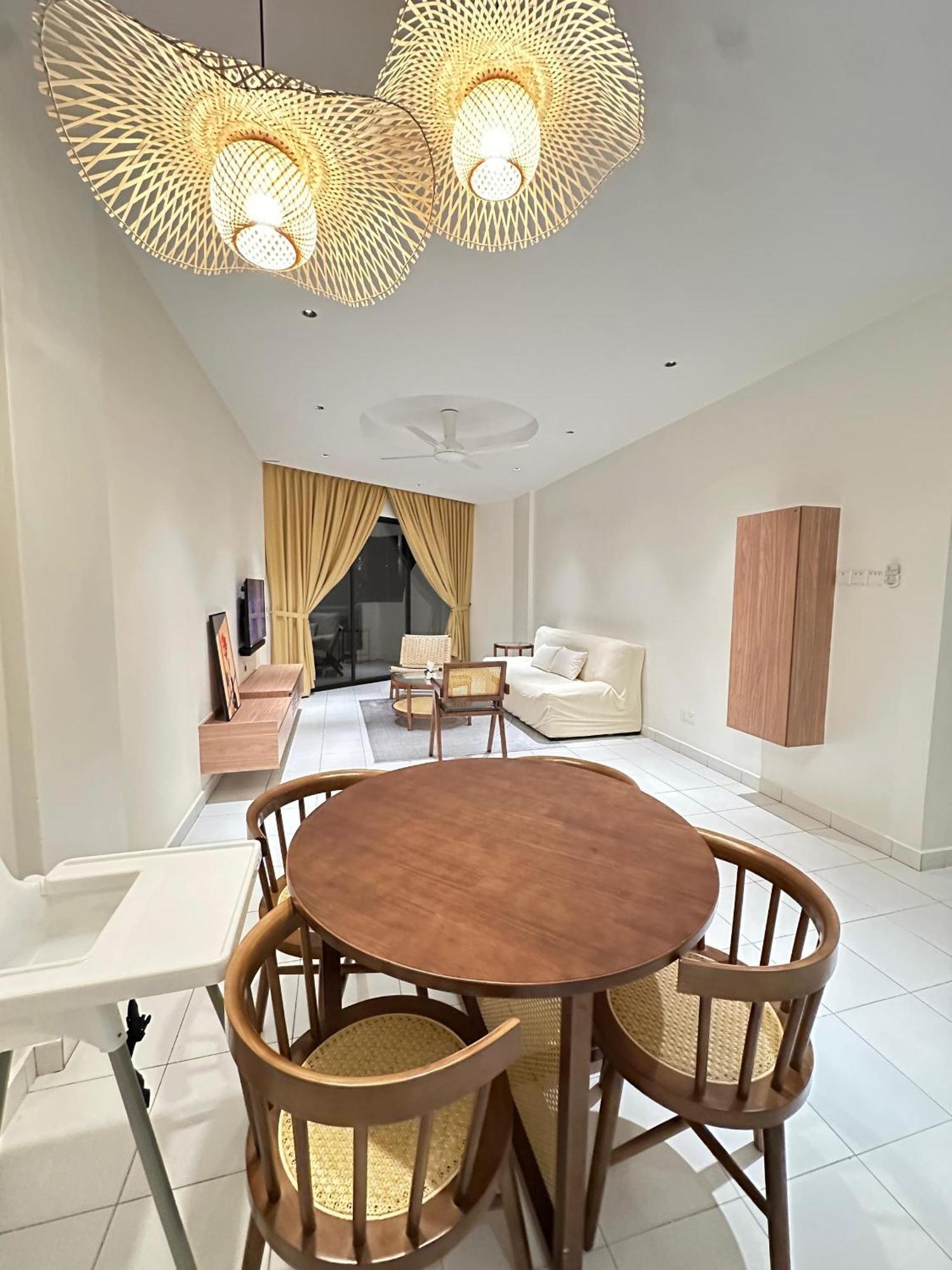 Newly Renovated Comfy Beachfront View At Seri Bulan Port Dickson Eksteriør bilde