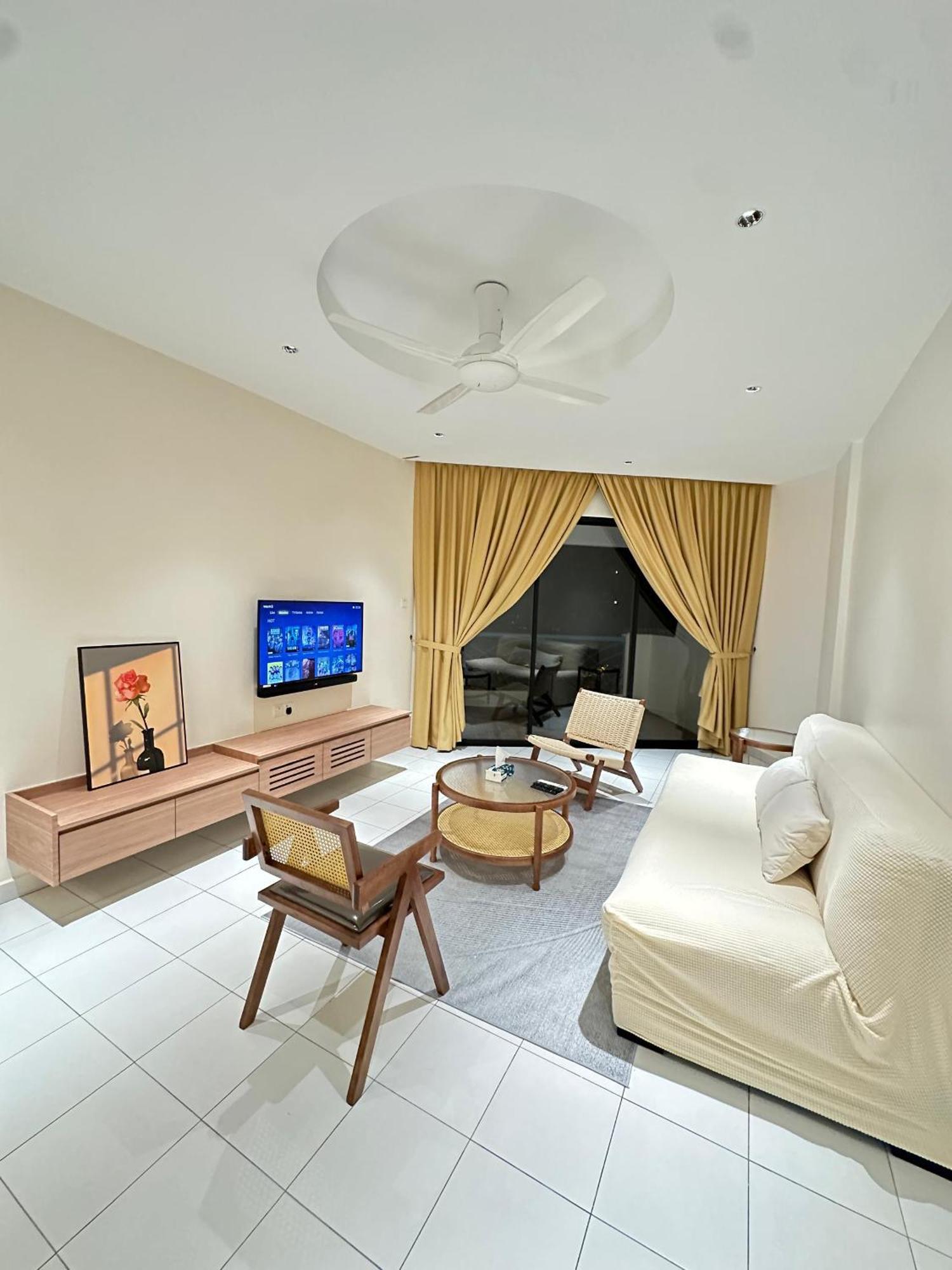 Newly Renovated Comfy Beachfront View At Seri Bulan Port Dickson Eksteriør bilde