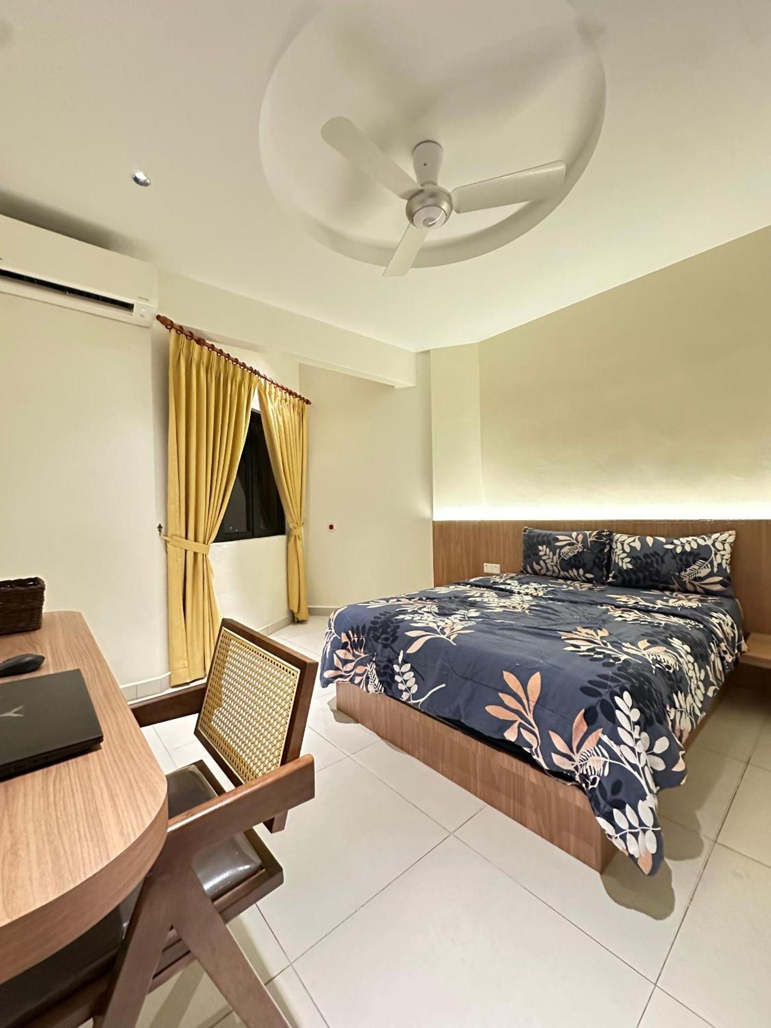 Newly Renovated Comfy Beachfront View At Seri Bulan Port Dickson Eksteriør bilde