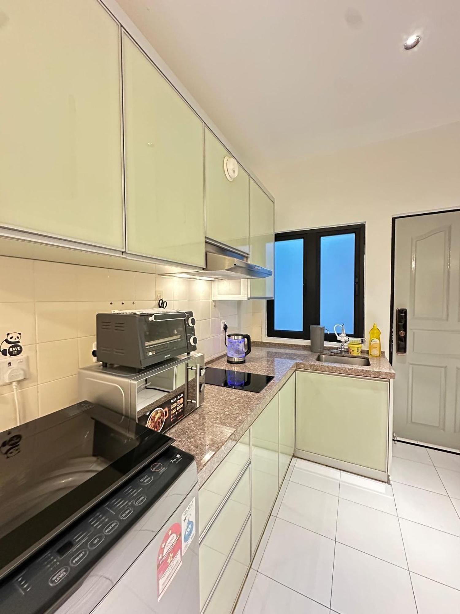 Newly Renovated Comfy Beachfront View At Seri Bulan Port Dickson Eksteriør bilde