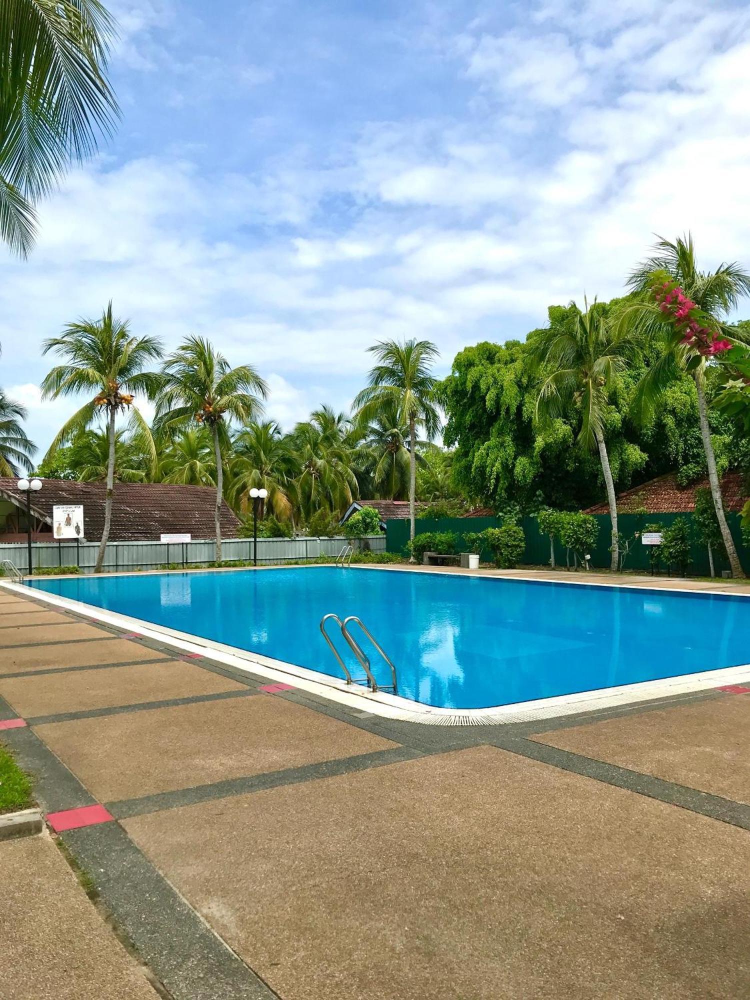 Newly Renovated Comfy Beachfront View At Seri Bulan Port Dickson Eksteriør bilde